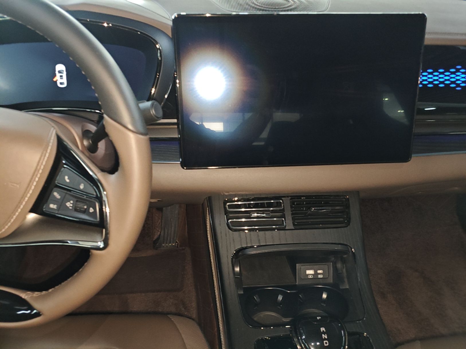BYD Han 2022 DM-i 121KM Luxury Model — снимка 15