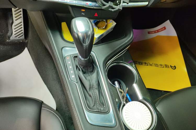 Used Cadillac CT4 2021 28T Fashion Edition Gear Lever