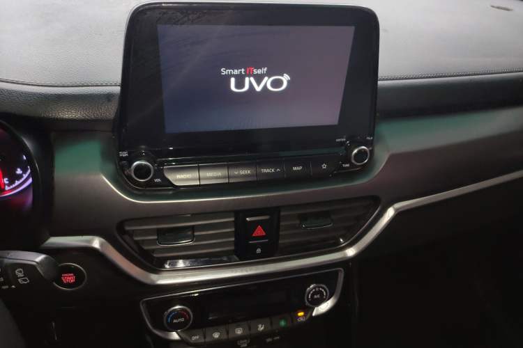 Used Kia Sportage R 2018 2.0L Automatic Smart Luxury Version China V Standard Audio And AC Panel