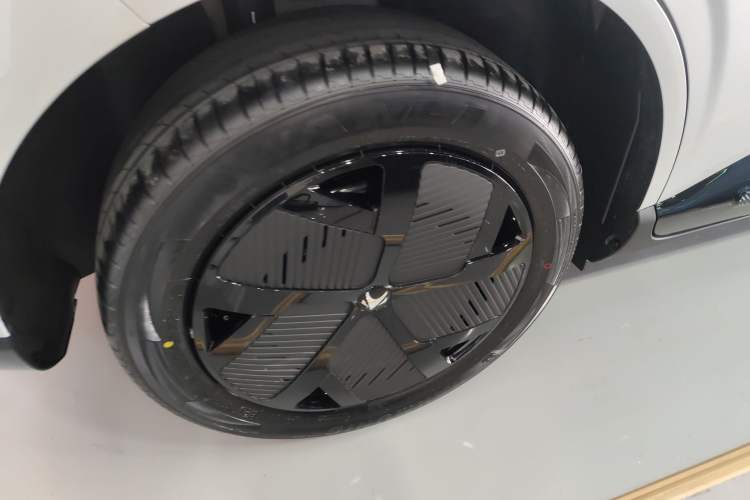 Used ARCFOX T1 2025 Model 425 PRO