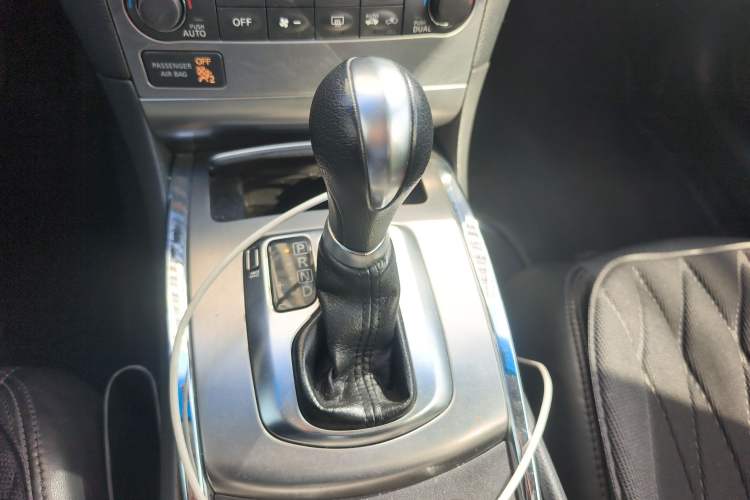 Used Infiniti G Series 2013 G25 Sedan Luxury Sport Edition Gear Lever