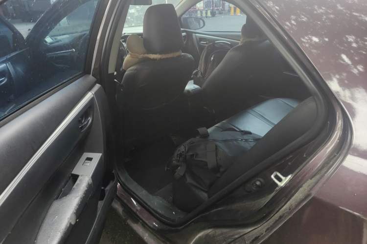 Used Toyota Levin 2016 Dual-Engine 1.8H GS E-CVT Elite Model with Sunroof