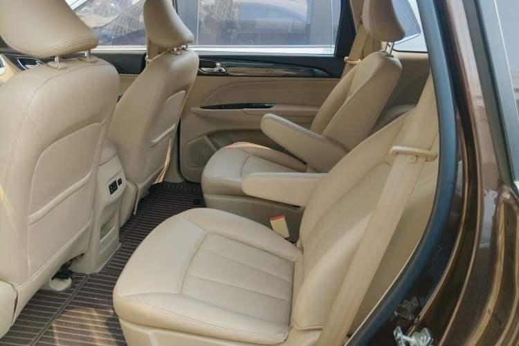 Used Baojun 730 2016 1.5L Manual Comfort Version 7 Seats China V Emission Standard
