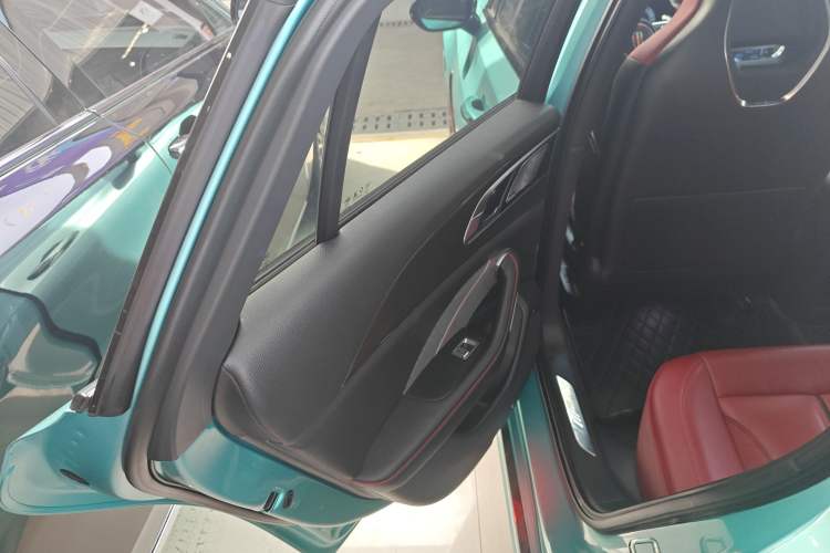 Used Hongqi H6 2023 2.0T ZhiShang Version Left Rear Door Interior