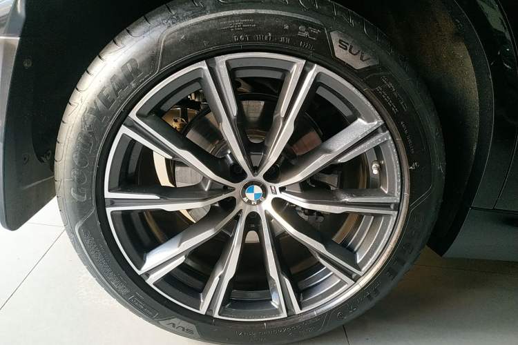 Used BMW X5 2022 Restyled xDrive 30Li Luxury Version M Sport Package
