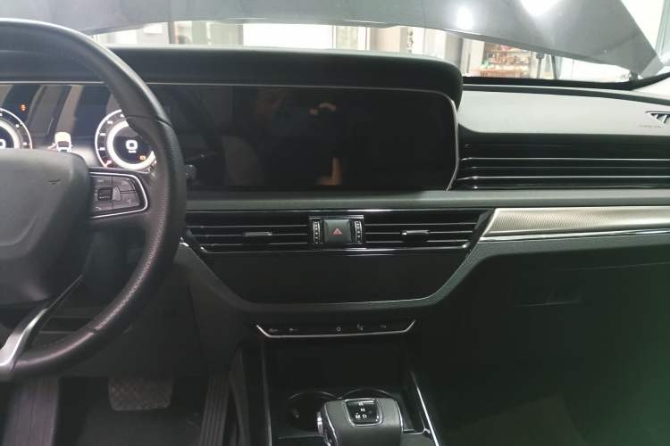 Used Hongqi HS5 2022 Facelifted Version 2.0T Smart Connect Flagship All-Wheel-Drive Edition

