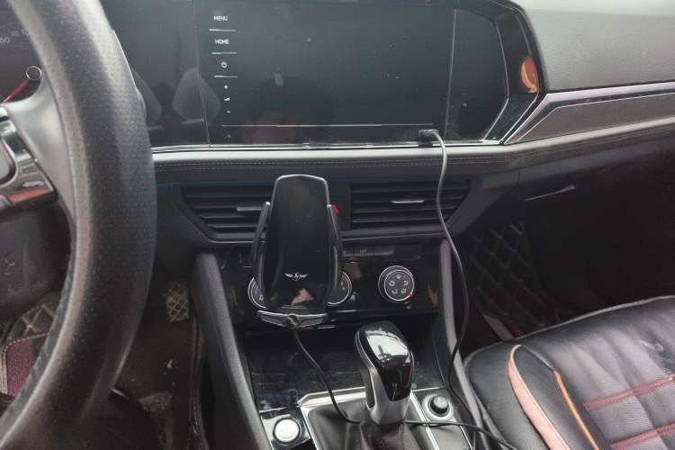 Used Volkswagen Sagitar 2020 280TSI DSG Comfort Version China VI Standard Audio And AC Panel