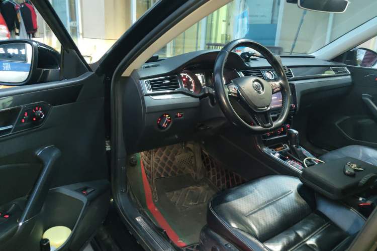 Used Volkswagen Passat 2017 330TSI DSG Prestige Edition Driver Seat