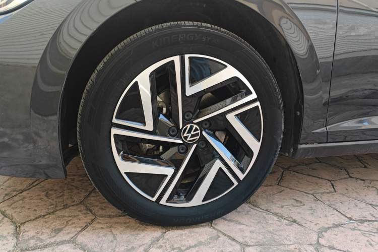 Used Volkswagen Sagitar 2023 300TSI DSG Excellence Edition Left Front Wheel Hub