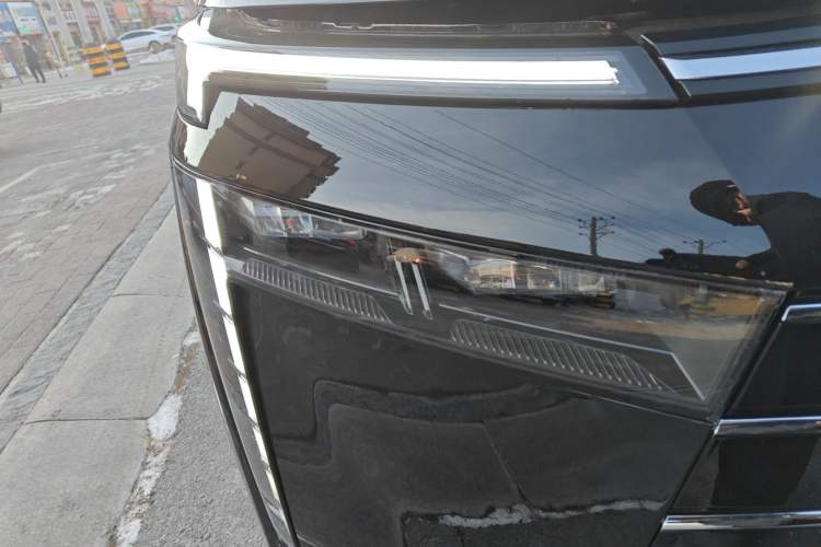 Used GAC Trumpchi E8 2024 Honor Series 2.0L Honor Edition Right Front Headlight