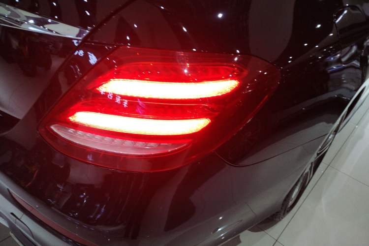 Used Mercedes-Benz E-Class 2018 Facelift E 200 L Sport Edition