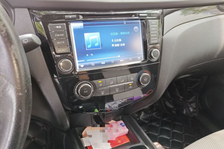 Used Nissan Qashqai 2016 2.0L CVT Elite Edition Audio And AC Panel