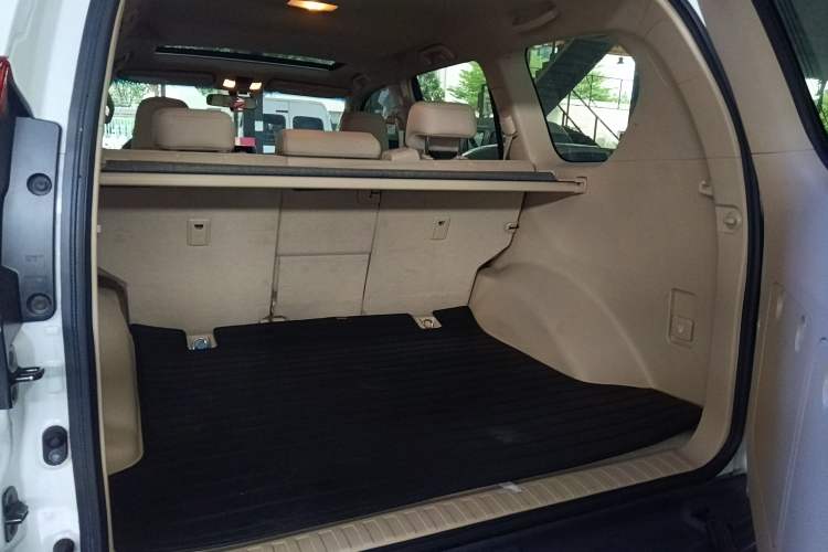 Used Toyota Prado 2016 2.7L Automatic Standard Edition Trunk