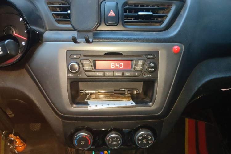 Used Kia K2 2015 Sedan 1.4L Manual Transmission GL Audio And AC Panel