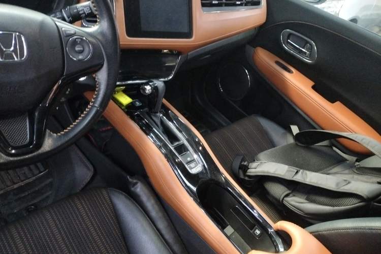 Used Honda Vezel 2015 1.8L CVT 2WD Luxury Model
