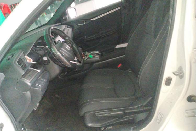 Used Honda Civic 2021 HATCHBACK 220TURBO CVT Trendy Cool Edition
