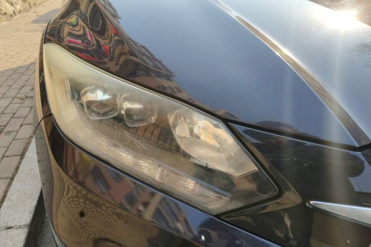 Used Honda Vezel 2017 1.8L CVT Two-Wheel Drive Luxury Model Right Front Headlight