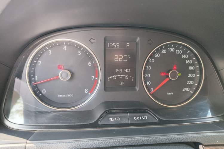 Used Volkswagen Lavida 2013 Restyled Classic 1.6L Automatic Comfort Edition Odometer Close Up