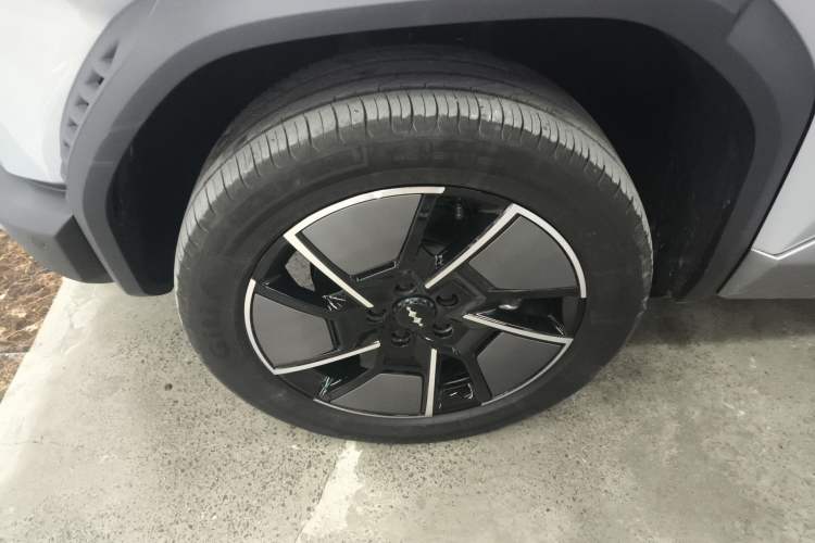 Used Formula Leopard Titanium 3 2025 501 km All-Wheel Drive Intelligent Driving Max Edition Left Front Wheel Hub