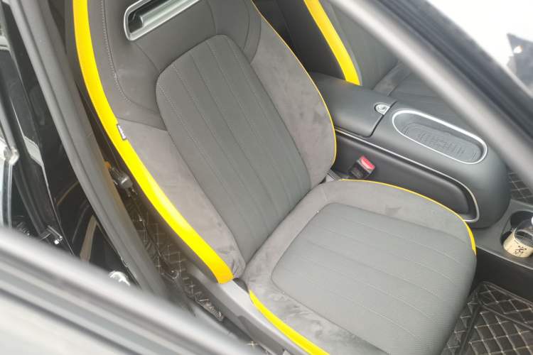 Used ORA Good Cat GT 2024 Mulan Edition 401 km Range Prestige Version 135 kW Right Front Seat