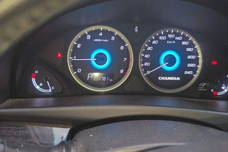 Used CHANGAN Raeton 2013 2.0L Automatic Luxury Version China IV Standard Odometer Close Up