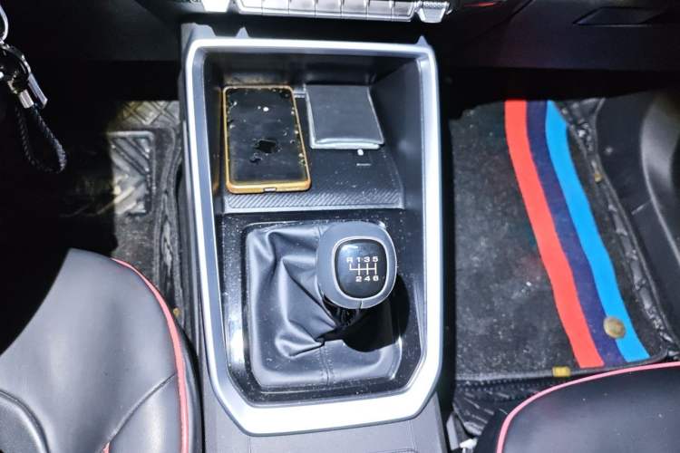 Used Wuling Alvez 2022 1.5L Manual Comfort Version
