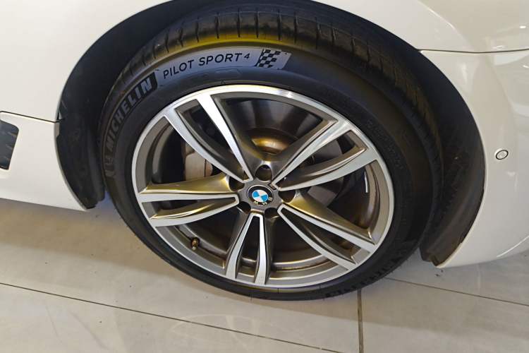 Used BMW 6 Series GT 2019 630i M Sport Package Right Front Wheel Hub