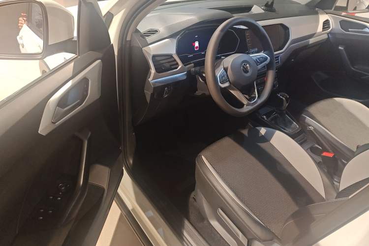 Used Volkswagen Tacqua 2023 200TSI DSG Joy-Connect Edition Driver Seat