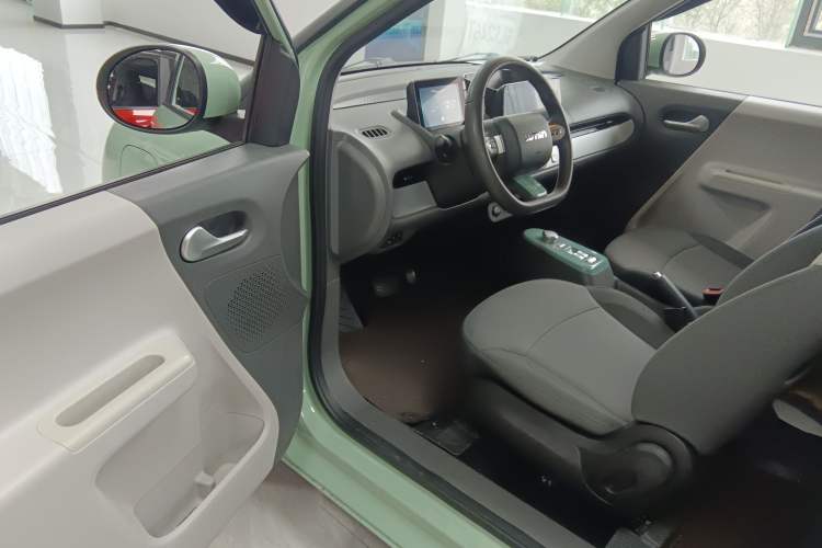 Used CHANGAN NEVO Lumin 2022 155 km – Refreshingly Sweet Edition Driver Seat