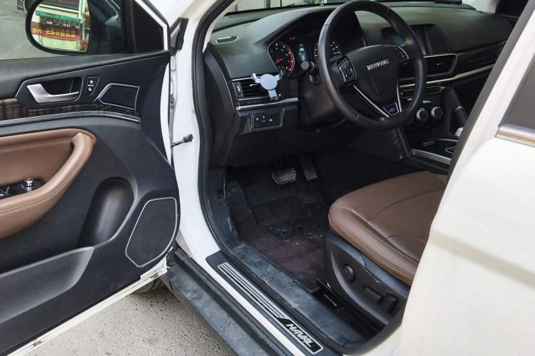 Used Haval H6 2017 Restyled Blue-Label Sport Version 1.5T Automatic Two-Wheel Drive Premium Edition
