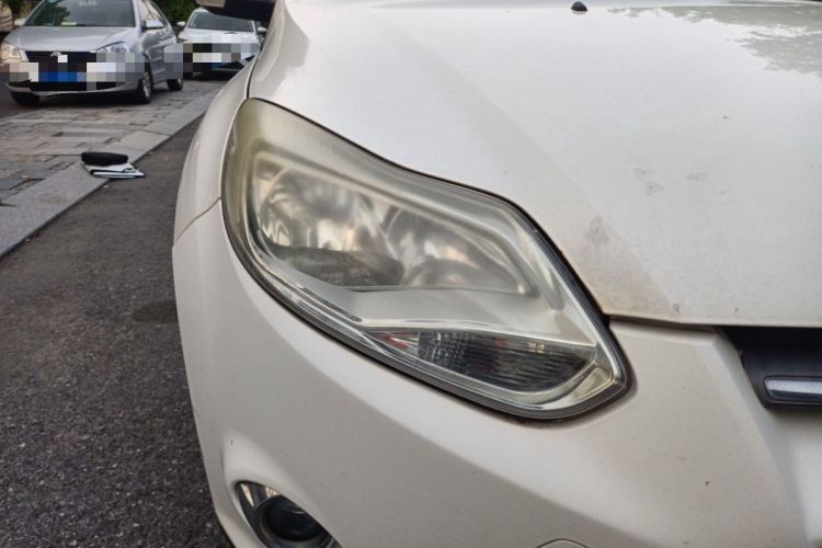 Used Ford Focus 2012 Sedan 1.6L Automatic Fashion Edition Right Front Headlight