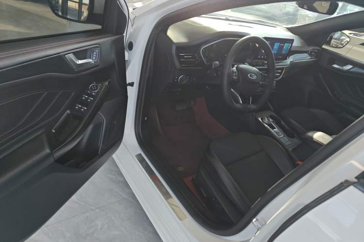 Used Ford Focus 2021 Sedan EcoBoost 180 Automatic ST Line