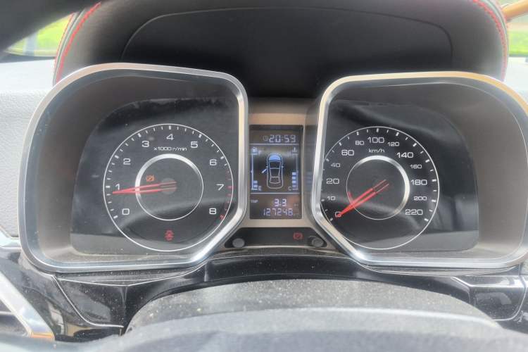 Used Zotye Domy X5 2017 Upgraded Model 1.5T Manual Luxury Edition Instrument Cluster