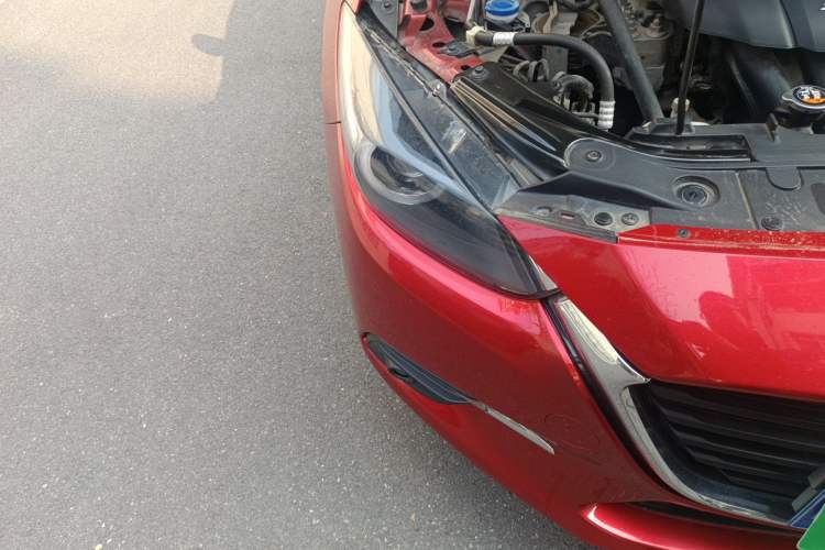 Used Mazda 3 Axela 2017 Sedan 1.5L Automatic Luxury Model Emission Standard China V Right Front Headlight