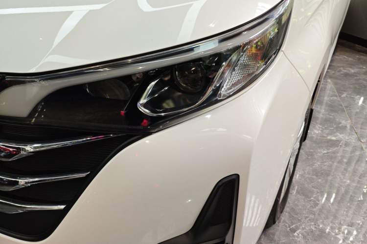 Used GAC Trumpchi M6 2019 270T Automatic Luxury Edition (7-seater) China V Standard Left Front Headlight