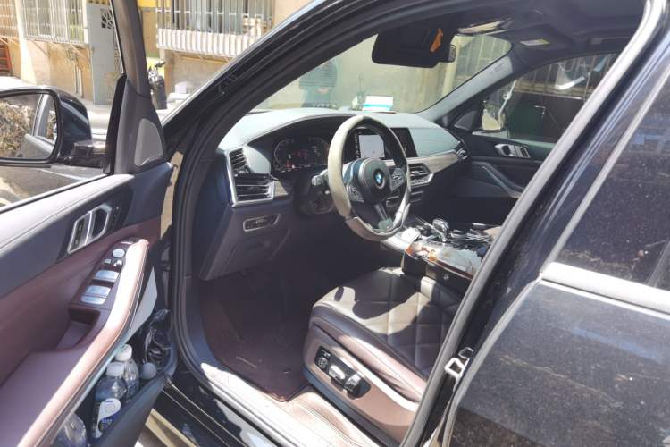 Used BMW X5 2022 Restyled xDrive 40Li M Sport Package Driver Seat