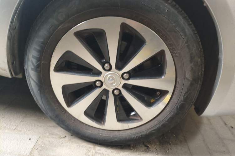 Used Great Wall C30 2013 New Vision Edition 1.5L Manual ZhiShang Model Right Front Wheel Hub