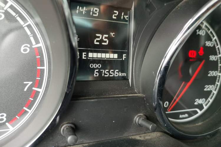 Used Bestune B30 2016 1.6L manual luxury version Odometer Close Up