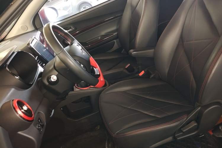 Used Chery QQ Little Ant 2022 Sweet Pink Edition Half-Sugar Version Lithium Iron Phosphate 29.2 kWh 30 kW 301 km