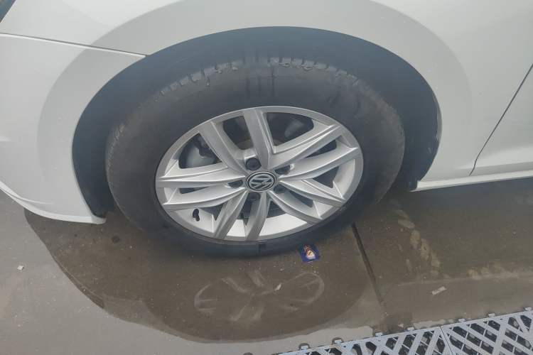 Used Volkswagen Golf 2018 1.6L Automatic Comfort Model Exterior 2