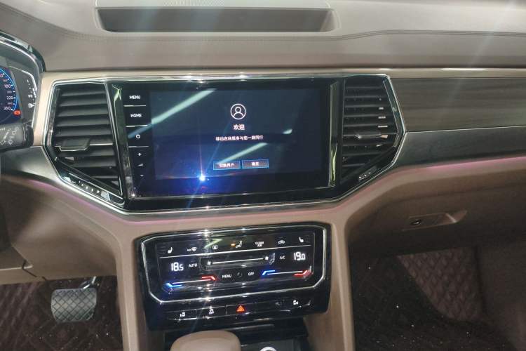 Used Volkswagen Viloran 2020 380TSI Prestige Edition Audio And AC Panel