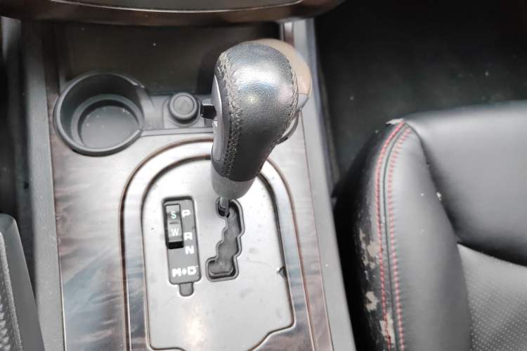 Used Roewe W5 2014 1.8T 2WD Automatic Tharu Special Edition