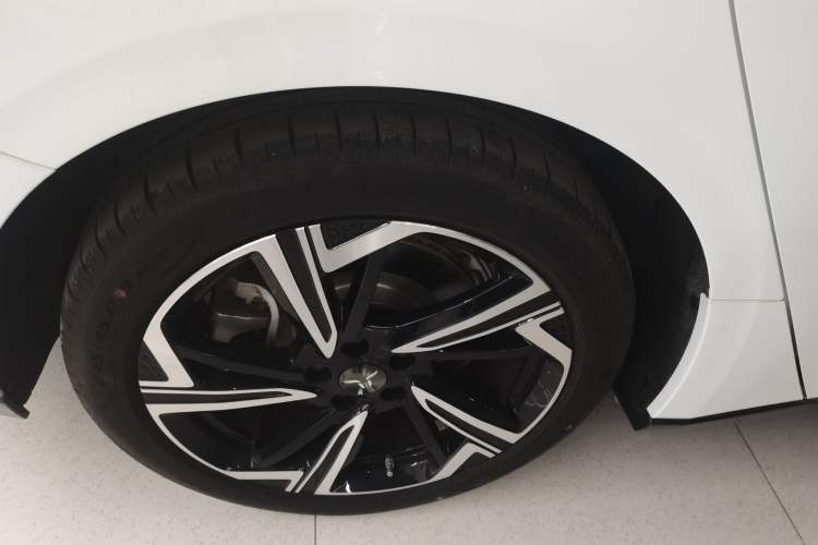 Used Hongqi EH7 2024 640 Pro+ All-Wheel Drive Right Rear Wheel Hub