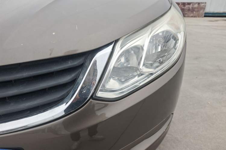 Used Baojun 630 2013 1.5L manual standard version