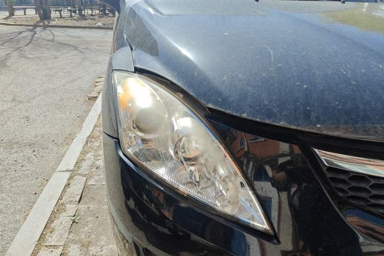 Used Haval H5 Classic 2012 European-style 2.0L Two-Wheel Drive Elite Model Right Front Headlight