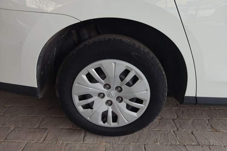 Used SAIC MAXUS G50 2022 1.5T Manual Touring A
