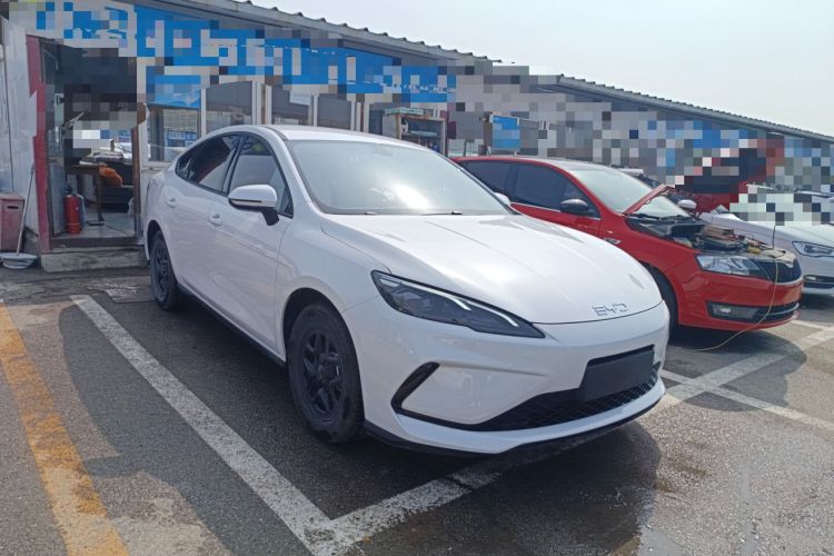 Used BYD Seal 05 DM-i 2025 DM-i Smart Drive 55KM Luxury Model Front Right 45 Deg