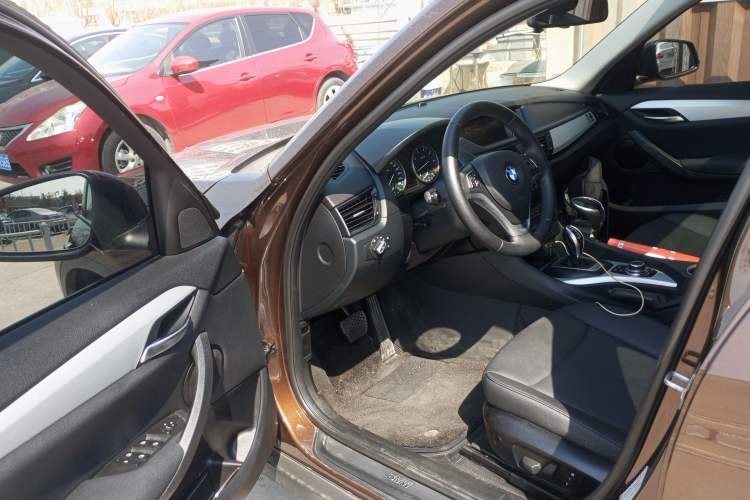 Used BMW X1 2014 sDrive18i Leading Model
