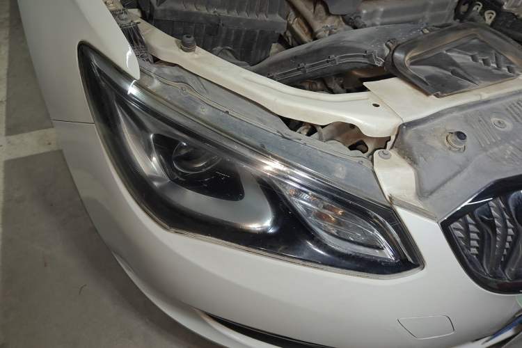 Used Buick GT 2015 15N Automatic Elite Version Right Front Headlight