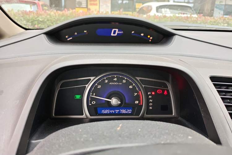 Used Honda Civic 2009 1.8L automatic luxury edition
